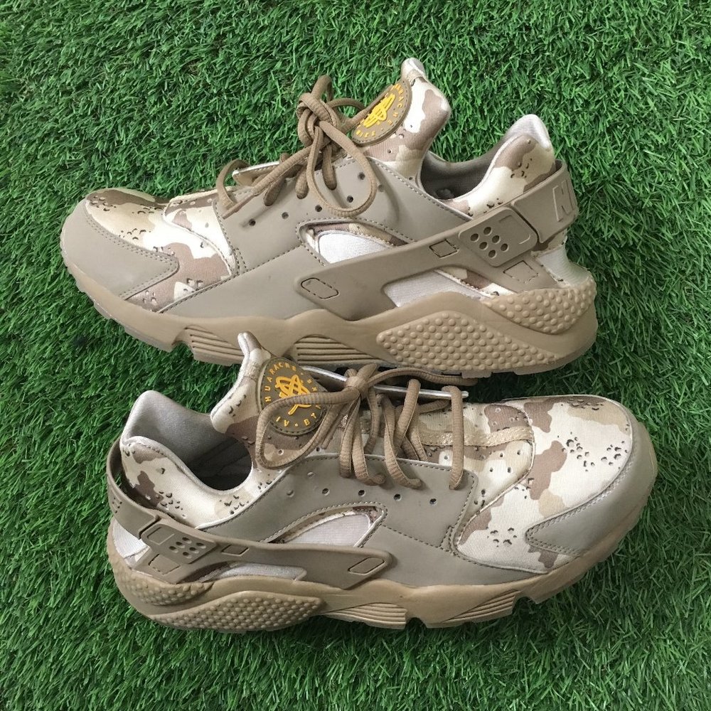 Nike Air Huarache Run Desert Camo sz 11.5